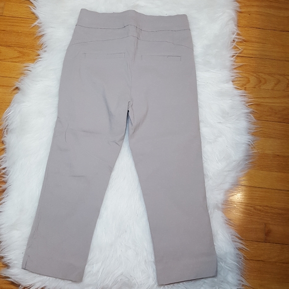 RW&Co Modern Stretch Cropped Legging - Picture 3 of 10